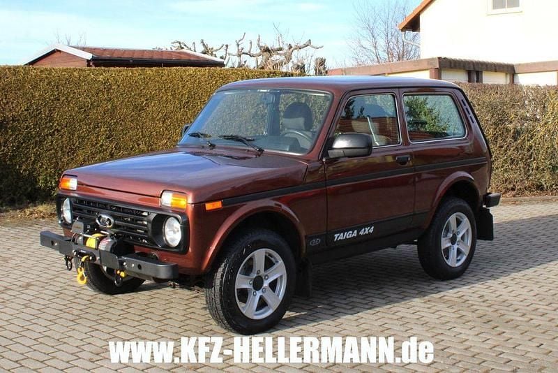 Gebraucht Lada niva 83 PS (61 kW) 2020 Braun SUV