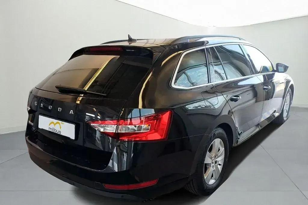 Gebraucht Skoda Superb Ambition 150 PS (110 kW) 2024 Blackmagic perleffekt Kombi