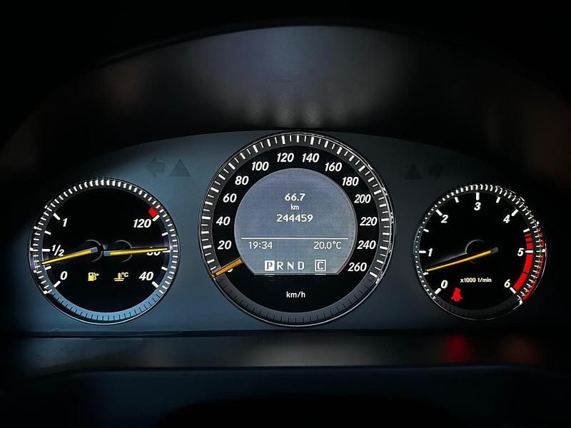Schwarz Gebraucht 2008 Mercedes 320 Limousine | 6.800 € (Guter Preis) - Bild 1/4