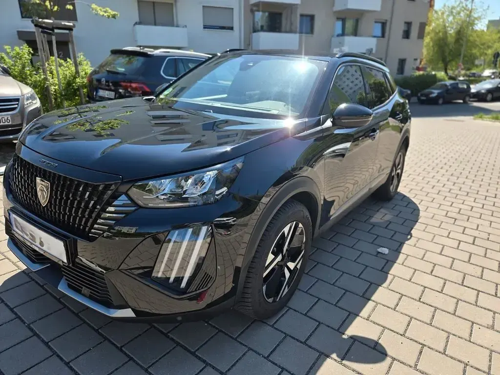 Second-hand Peugeot 2008 Allure 131 CP (96 kW) 2024 Negru SUV