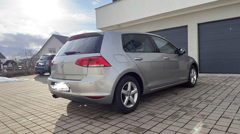Gebraucht VW Golf VII Life 140 PS (102 kW) 2014 Silber Limousine