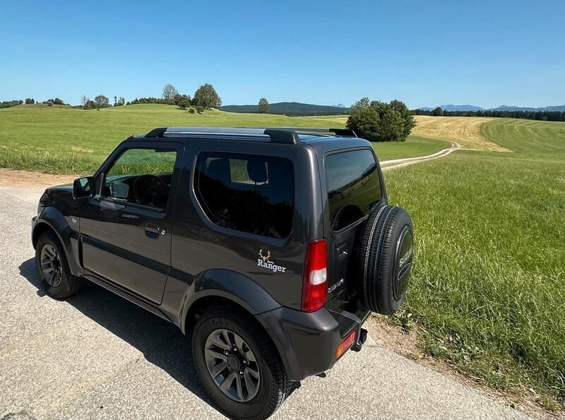 Grau Gebraucht 2017 Suzuki Jimny Style SUV | 17.300 € (Fairer Preis) - Bild 1/4