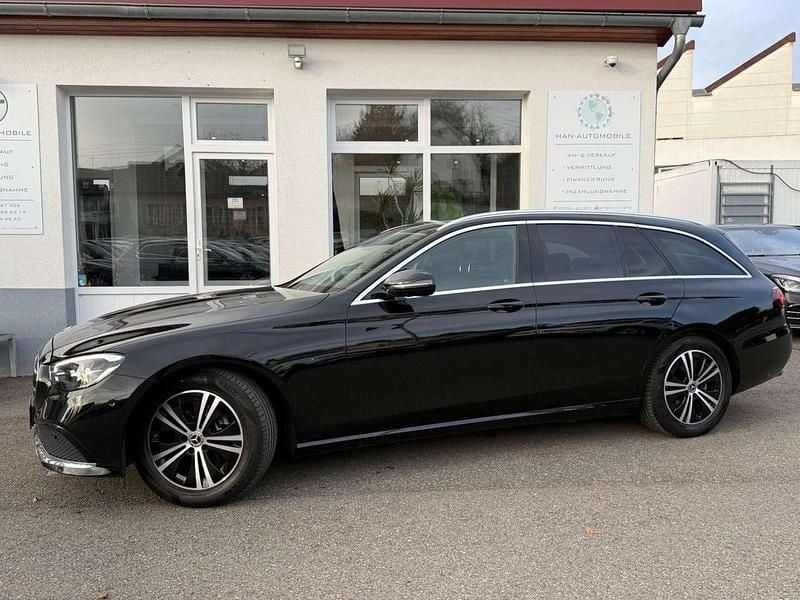 Schwarz unilack Gebraucht 2022 Mercedes E220 Kombi | 29.990 € (Guter Preis) - Bild 1/4