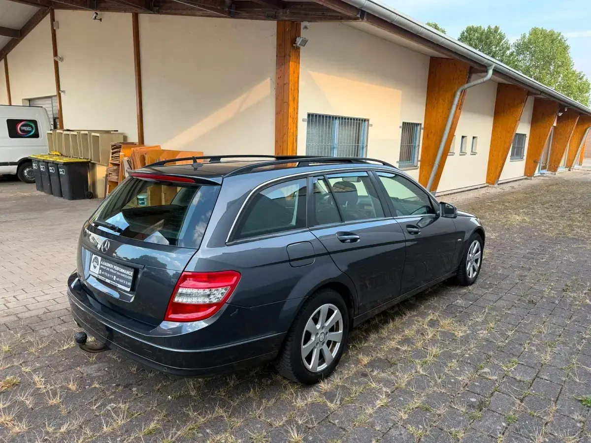 Gebraucht Mercedes C220 170 PS (125 kW) 2010 Grau Kombi