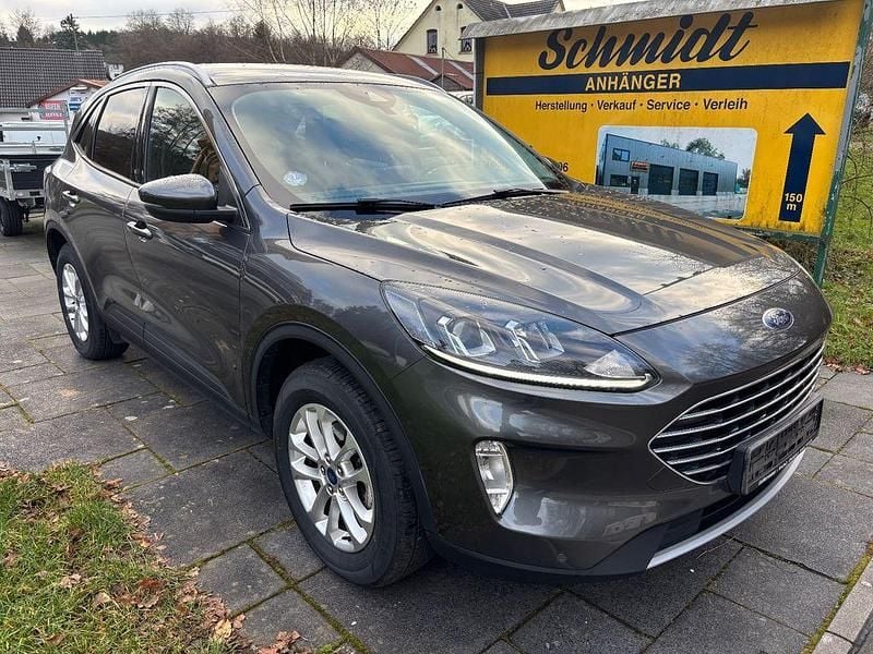 Grau Gebraucht 2022 Ford Kuga Titanium SUV | 15.500 € (Superpreis) - Bild 1/4