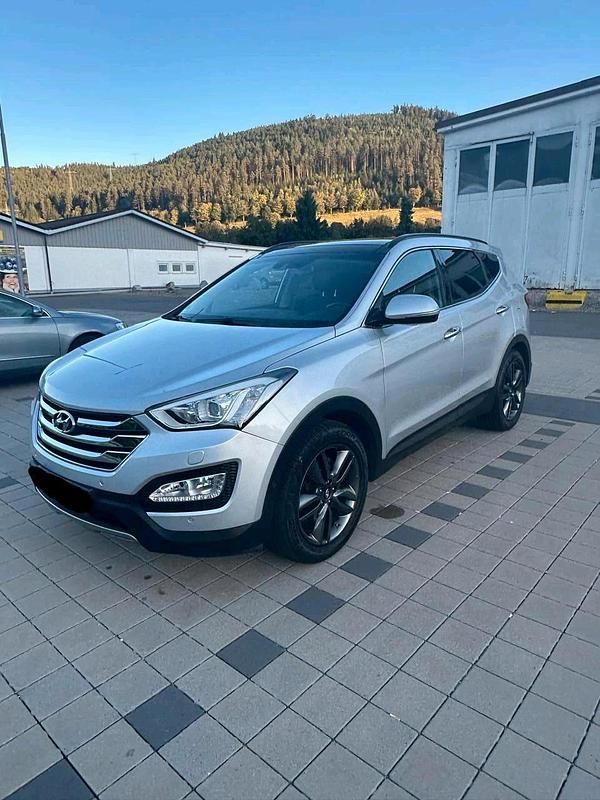 Silber Gebraucht 2015 Hyundai Santa Fe Premium SUV | 13.200 € (Fairer Preis) - Bild 1/4