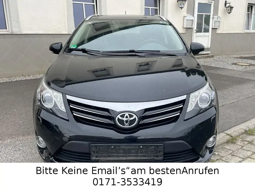 Gebraucht Toyota Avensis Executive 177 PS (130 kW) 2012 Schwarz Kombi