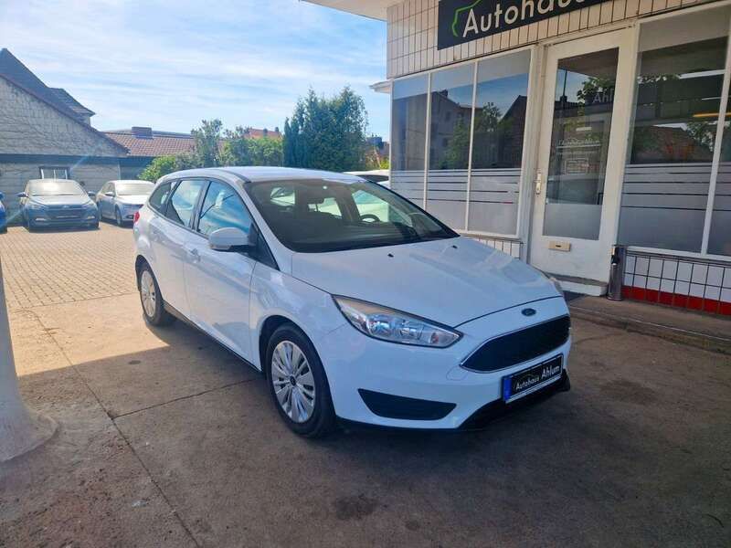 Weiß Gebraucht 2017 Ford Focus Trend Kombi | 6.799 € (Fairer Preis) - Bild 1/4