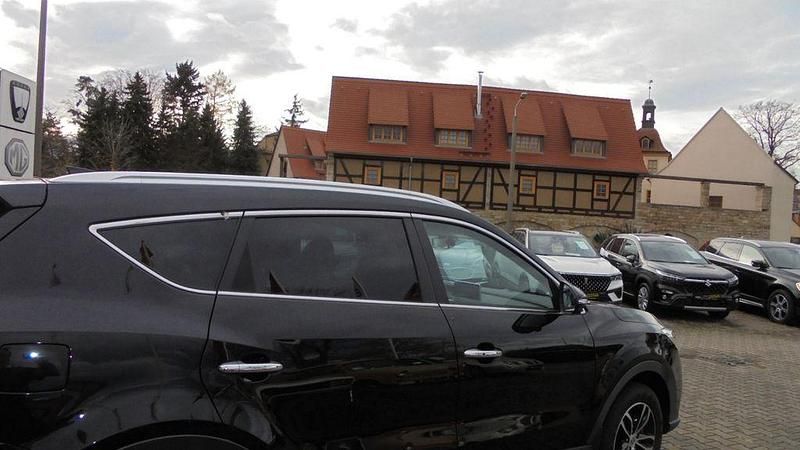 Gebraucht DFSK Fengon 145 PS (106 kW) 2024 Schwarz SUV