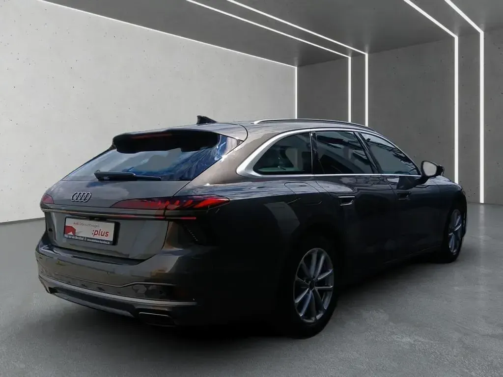 Gebraucht Audi A6 Advanced 204 PS (150 kW) 2025 Chronosgrau metallic Kombi
