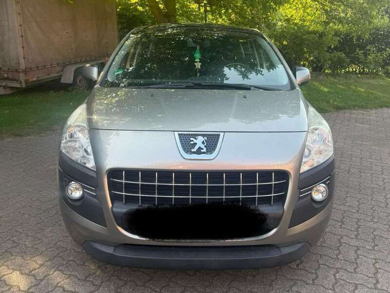 Grau Gebraucht 2010 Peugeot 3008 Premium Kombi | 5.999 € (Teuer) - Bild 1/4