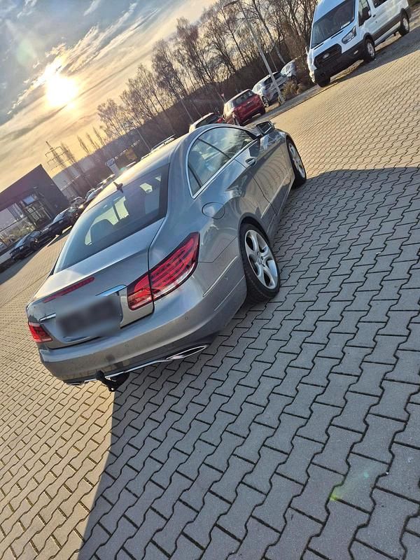 Gebraucht Mercedes E250 210 PS (154 kW) 2015 Grau Coupé