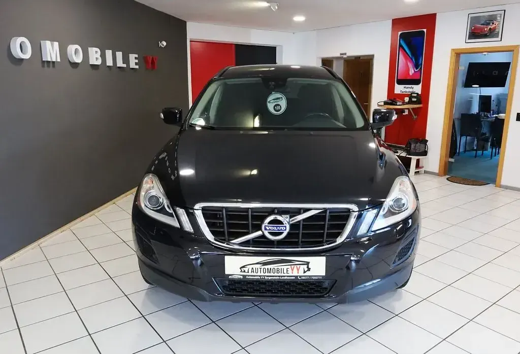 Gebraucht Volvo XC60 Momentum 163 PS (119 kW) 2013 Schwarz SUV