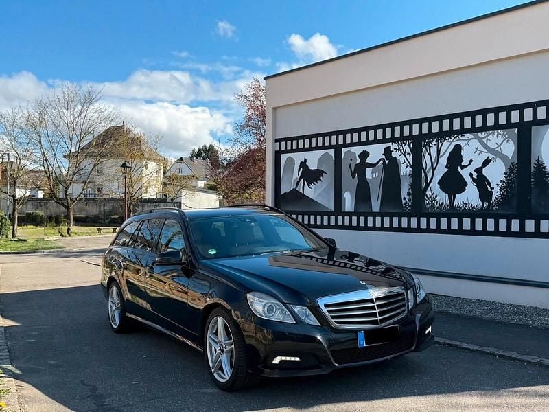 Gebraucht Mercedes E350 Style 231 PS (169 kW) 2010 Schwarz Kombi