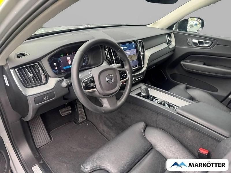 Gebraucht Volvo XC60 Plus 250 PS (183 kW) 2022 Silber SUV