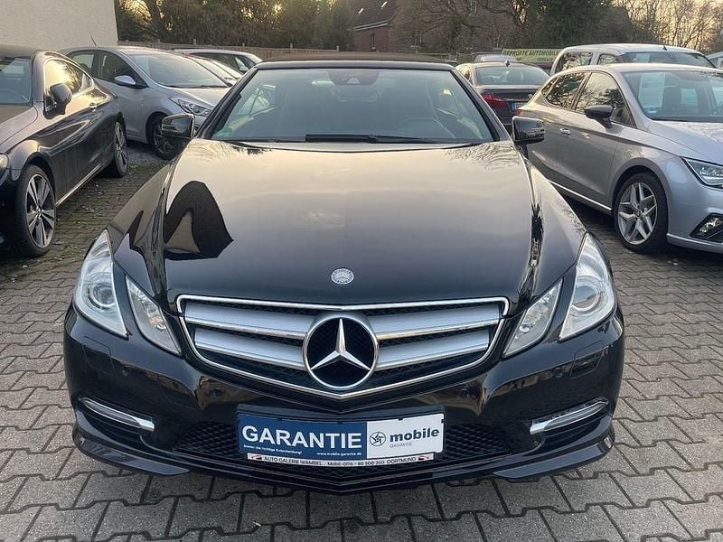 Gebraucht Mercedes E200 184 PS (135 kW) 2013 Schwarz Cabrio