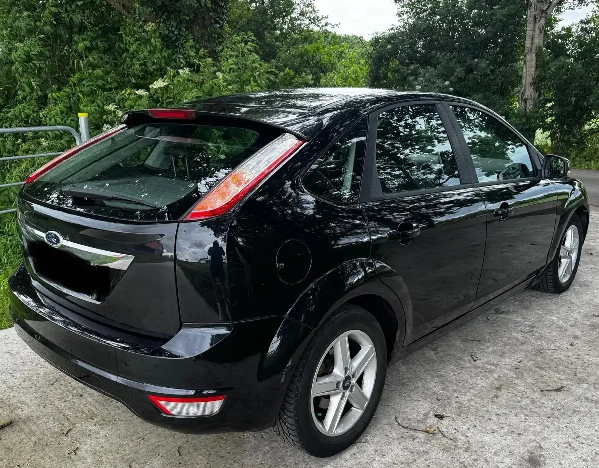 Gebraucht Ford Focus 101 PS (74 kW) 2009 Schwarz Kleinwagen