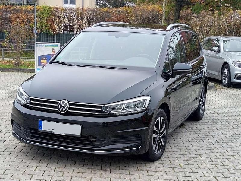 Schwarz Gebraucht 2021 VW Touran United Van / Kleinbus | 28.000 € (Etwas zu teuer) - Bild 1/4