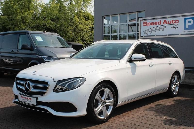 Gebraucht Mercedes E200 Avantgarde 150 PS (110 kW) 2017 Weiß Limousine