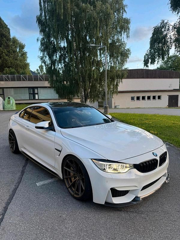 Weiß Gebraucht 2014 BMW M4 Performance Coupé | 44.900 € (Teuer) - Bild 1/4