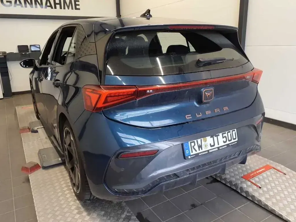 Gebraucht Cupra Born 150 kW (204 PS) 2022 Aurorablau Kleinwagen
