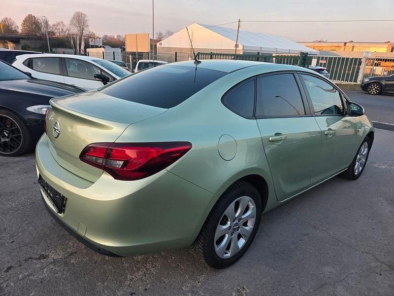 Gebraucht Opel Astra Active 110 PS (80 kW) 2013 Limousine