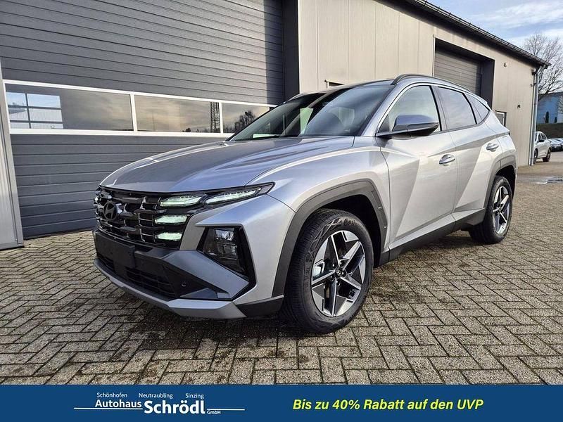 Shimmering silver pearl Neu 2026 Hyundai Tucson Trend SUV | 33.490 € (Fairer Preis) - Bild 1/4