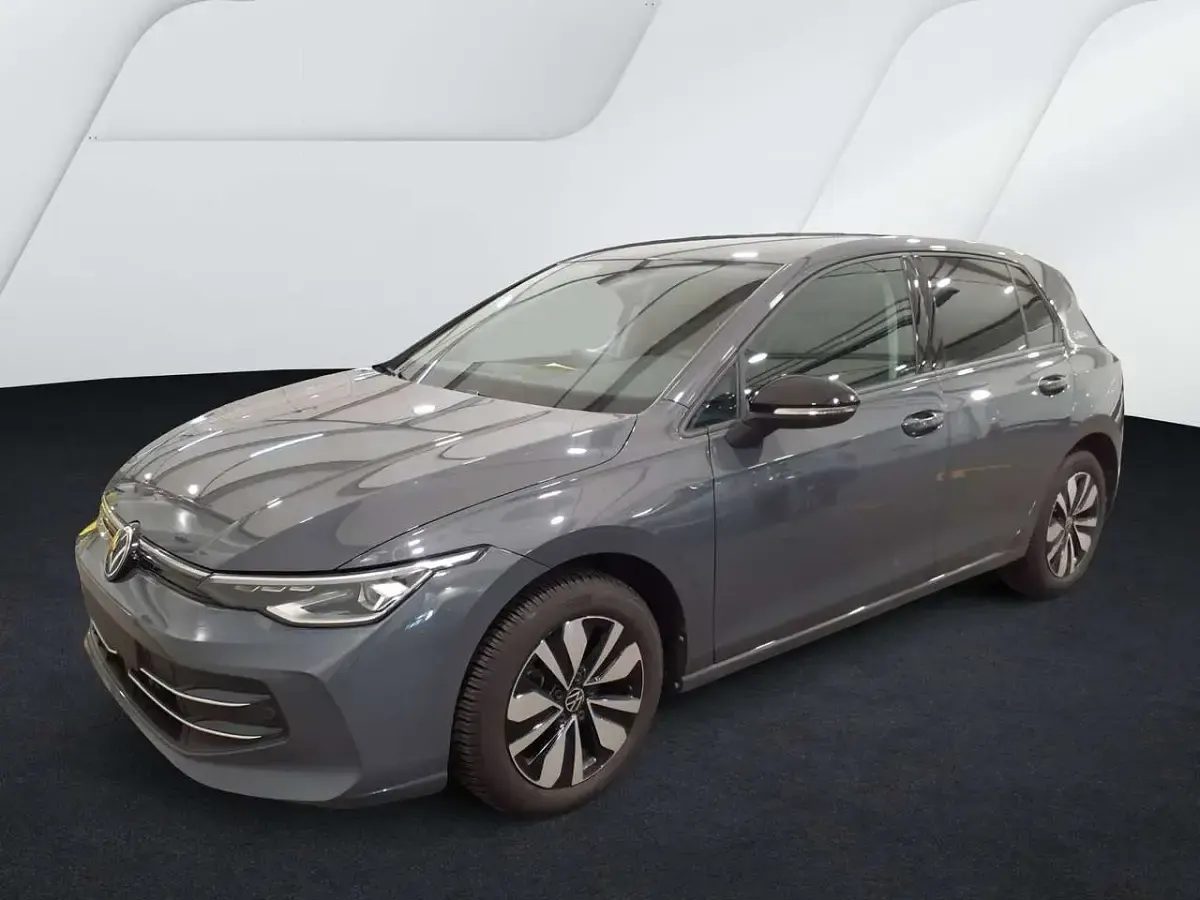 Gebraucht VW Golf VIII Goal 150 PS (110 kW) 2025 Delfingrau (metallic) Limousine