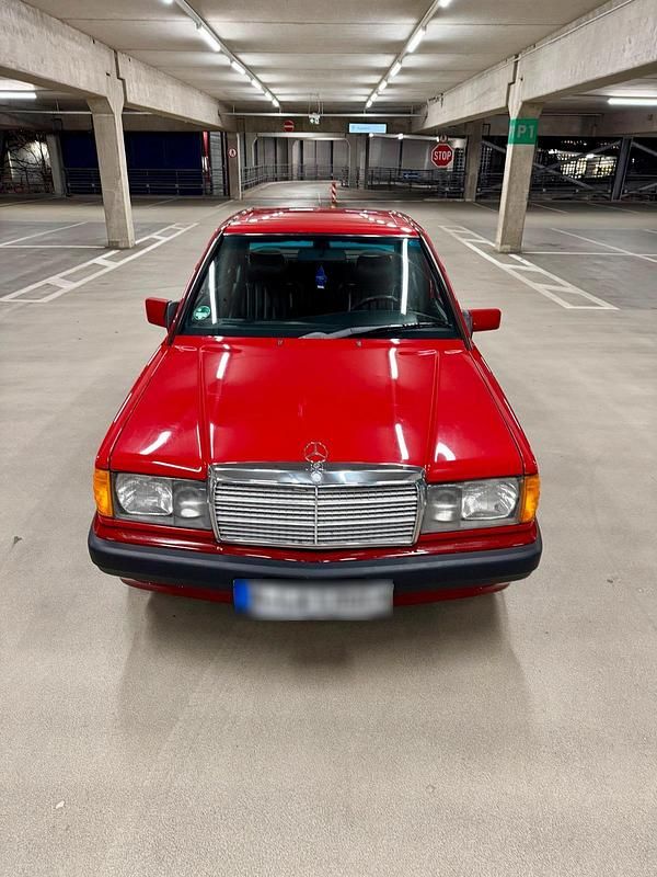 Gebraucht Mercedes 190 131 PS (96 kW) 1991 Rot Limousine