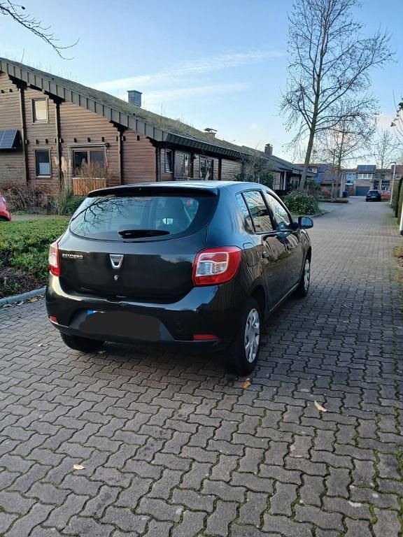 Gebraucht Dacia Sandero Ambiance 72 PS (52 kW) 2014 Schwarz Limousine