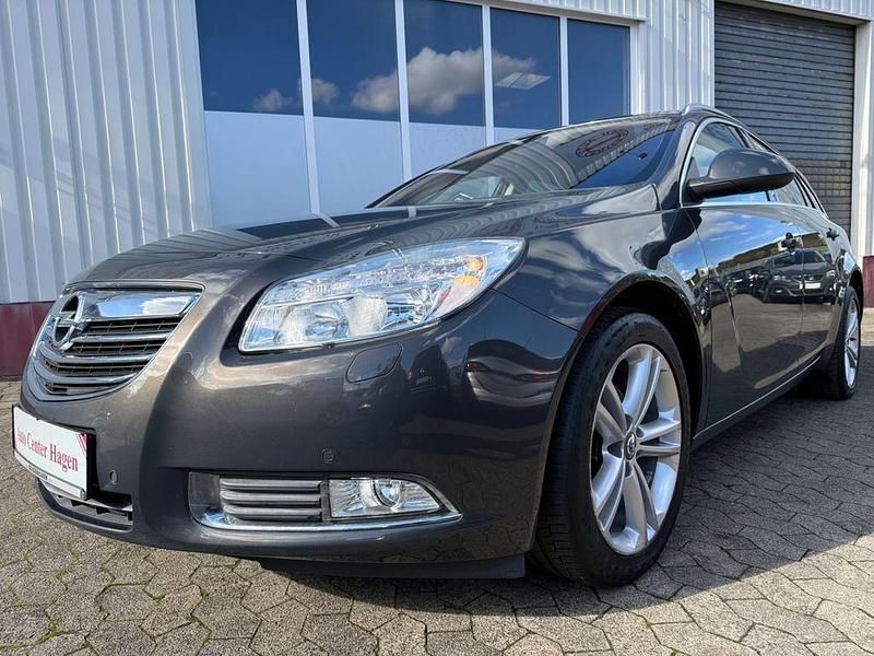 Grau Gebraucht 2013 Opel Insignia Limousine | 5.980 € (Superpreis) - Bild 1/4
