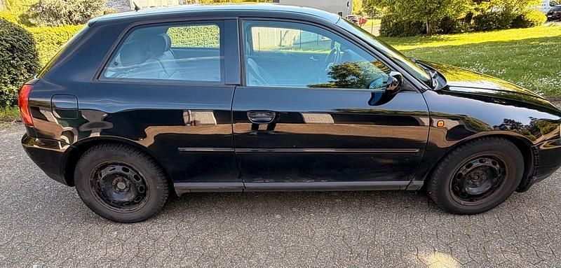 Usata Audi A3 90 CV (66 kW) 1999 Nero Utilitaria