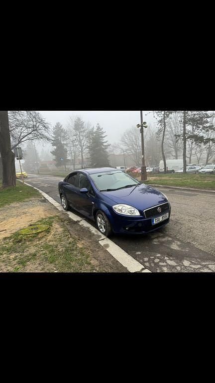 Blau Gebraucht 2009 Fiat Linea Active Limousine | 820 € - Bild 1/4