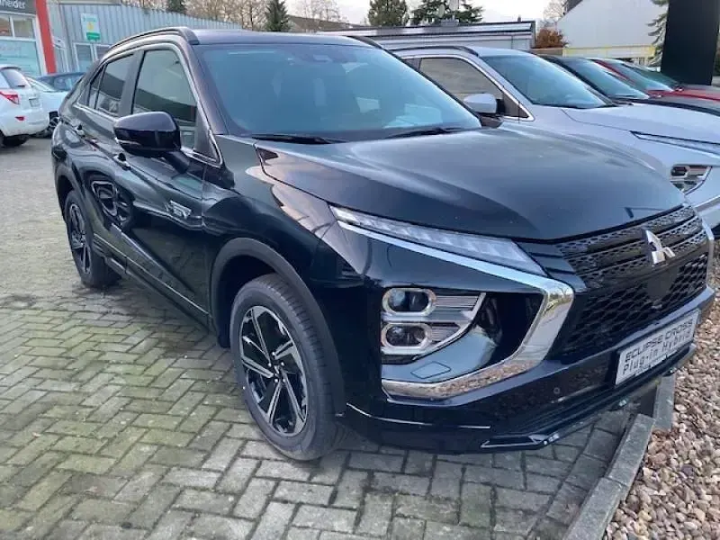 Używany Mitsubishi Eclipse Cross Plus 188 KM (138 kW) 2022 Czarny SUV