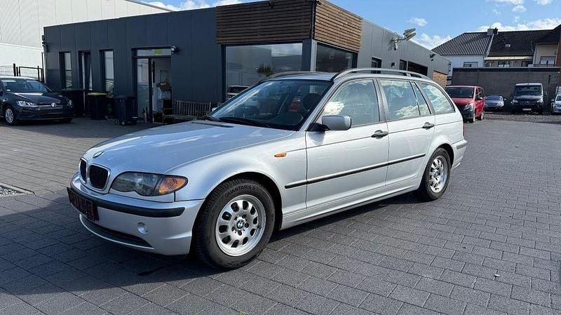 Silber Gebraucht 2004 BMW 318 Kombi | 690 € (Guter Preis) - Bild 1/4