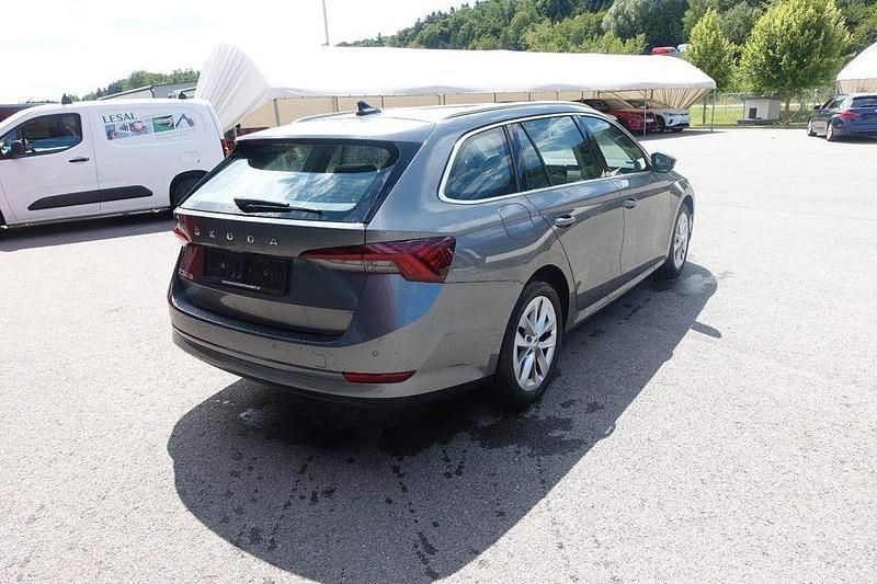 Gebraucht Skoda Octavia Style 150 PS (110 kW) 2023 Grau Kombi