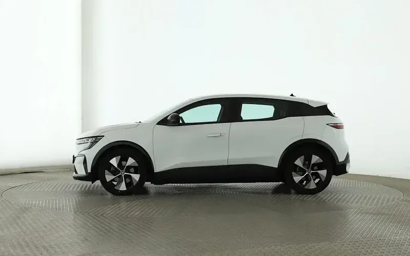 Gebraucht Renault Megane E-Tech Equilibre 160 kW (218 PS) 2022 Weiß Limousine