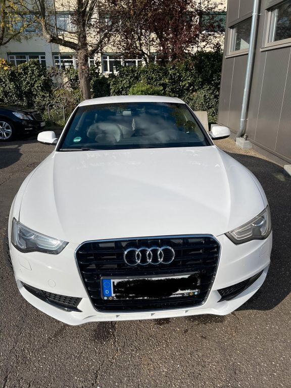 Weiß Gebraucht 2013 Audi A5 Comfort Coupé | 13.000 € (Guter Preis) - Bild 1/4