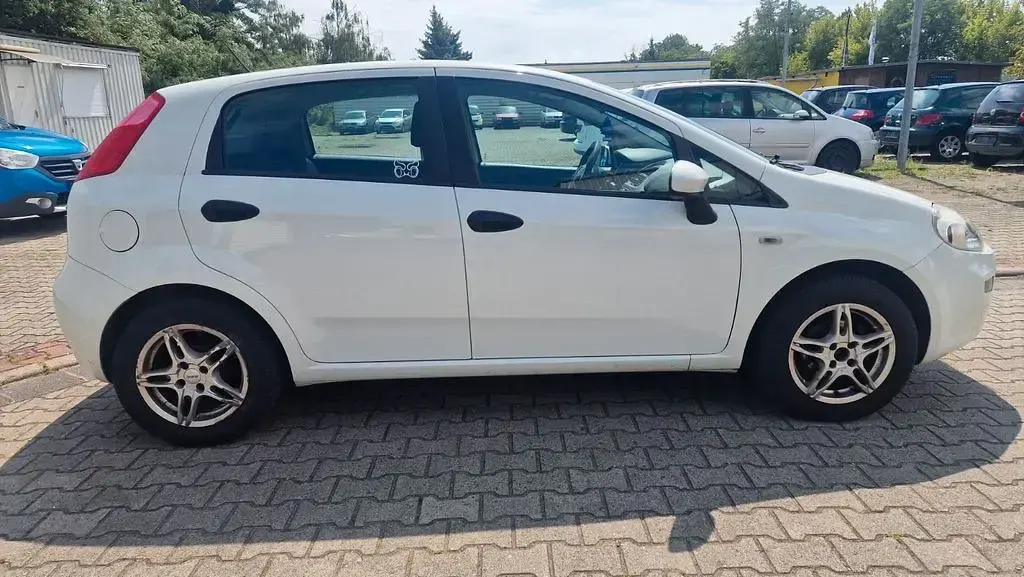 Gebraucht Fiat Punto Pop 69 PS (50 kW) 2014 Weiß Kleinwagen