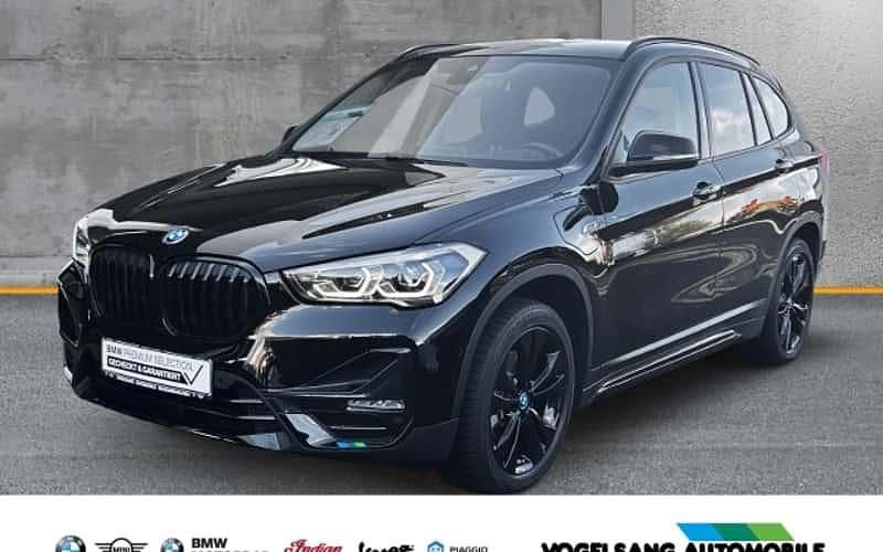Schwarz Gebraucht 2022 BMW X1 Sport Line SUV | 29.490 € (Etwas zu teuer) - Bild 1/4