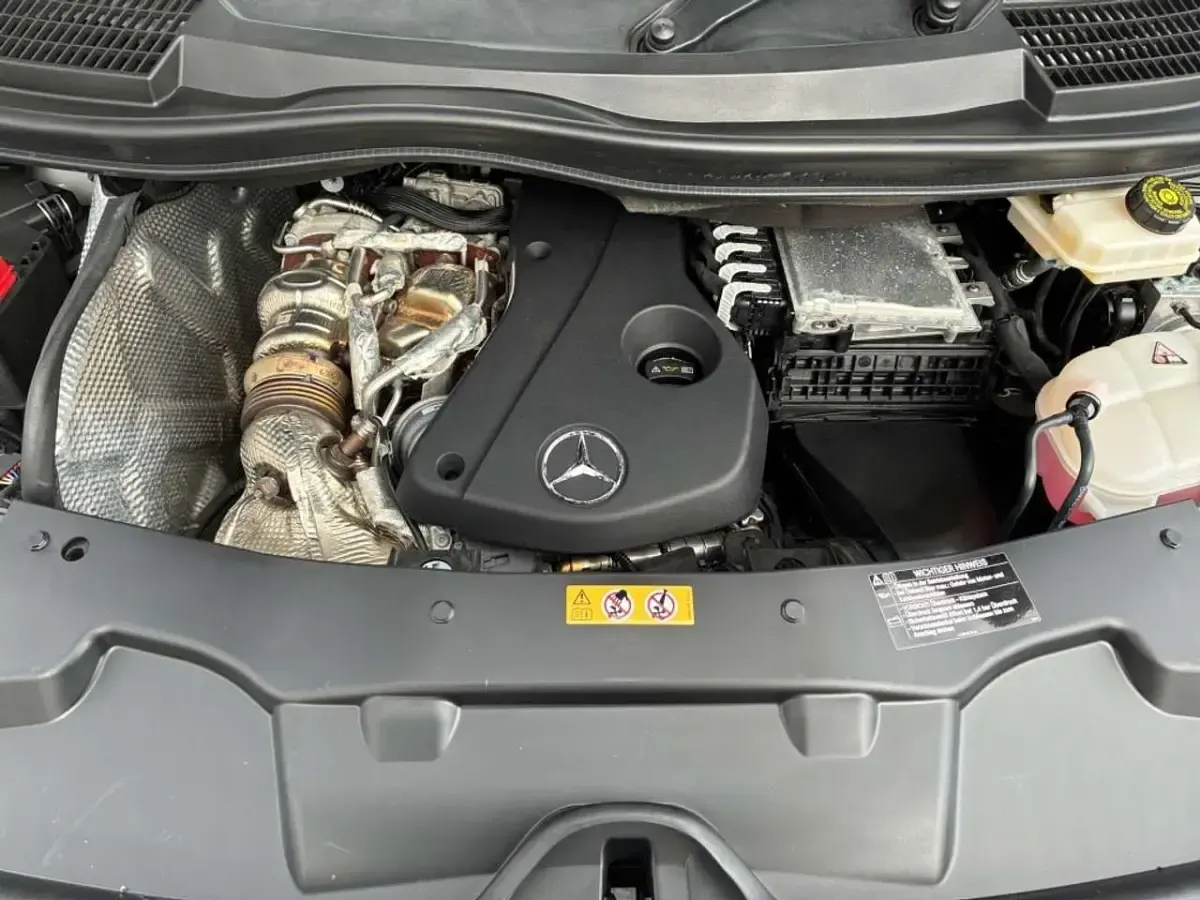Second-hand Mercedes V300 Marco Polo 237 CP (174 kW) 2021 Alb Monovolum