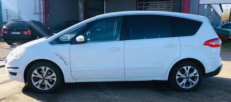 Gebraucht Ford S-MAX Titanium 140 PS (102 kW) 2013 Weiß Van / Kleinbus