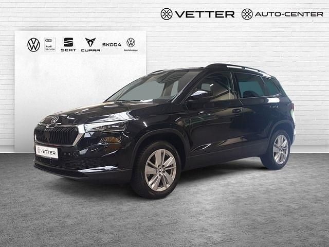 Schwarzmagic perleffekt Gebraucht 2024 Skoda Karoq Selection SUV | 32.949 € (Fairer Preis) - Bild 1/4