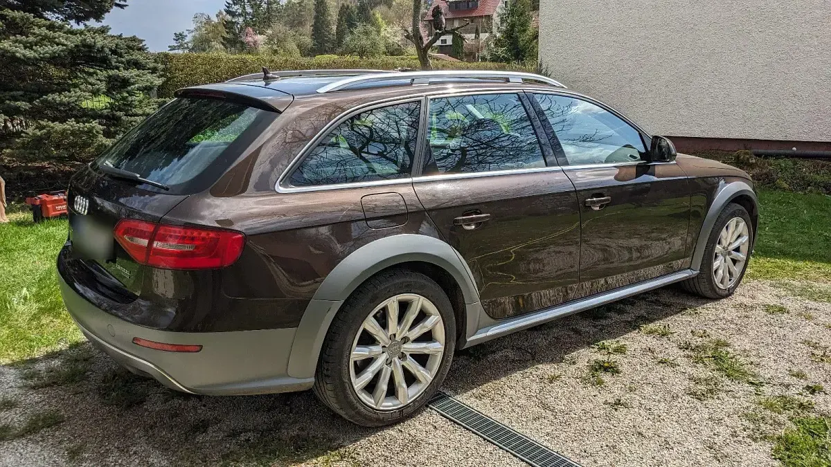 Używany Audi A4 Allroad 177 KM (130 kW) 2012 Brązowy Kombi