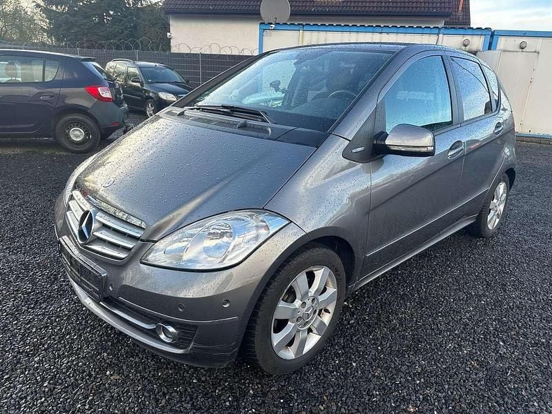 Gebraucht Mercedes A160 95 PS (69 kW) 2010 Mountaingrau  met. Kleinwagen