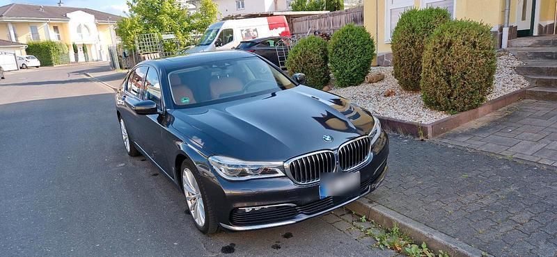 Gebraucht 2017 BMW 730 Limousine | 32.900 € (Fairer Preis) - Bild 1/4