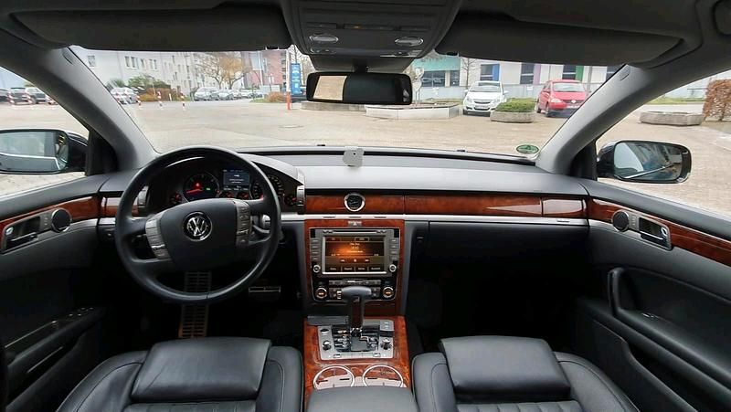 Gebraucht VW Phaeton 239 PS (175 kW) 2011 Schwarz Limousine