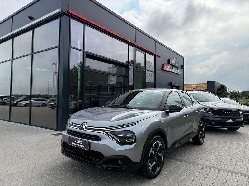 Grau Gebraucht 2023 Citroën C4 Feel Limousine | 16.990 € (Guter Preis) - Bild 1/4