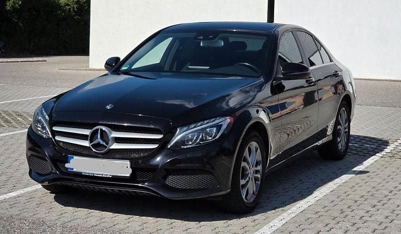 Schwarz Gebraucht 2015 Mercedes C220 Limousine | 14.500 € (Fairer Preis) - Bild 1/4