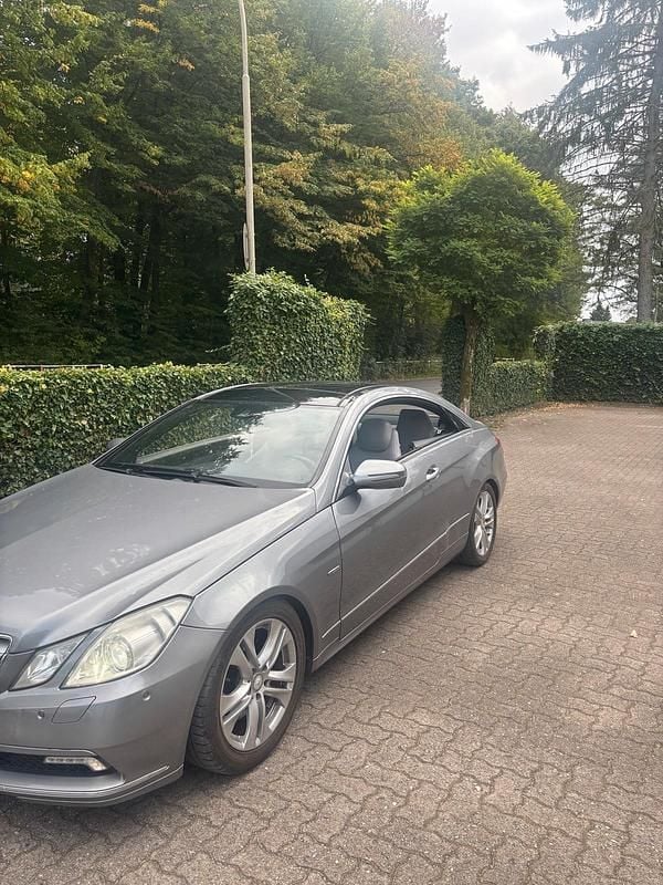 Gebraucht Mercedes E350 231 PS (169 kW) 2009 Grau Coupé